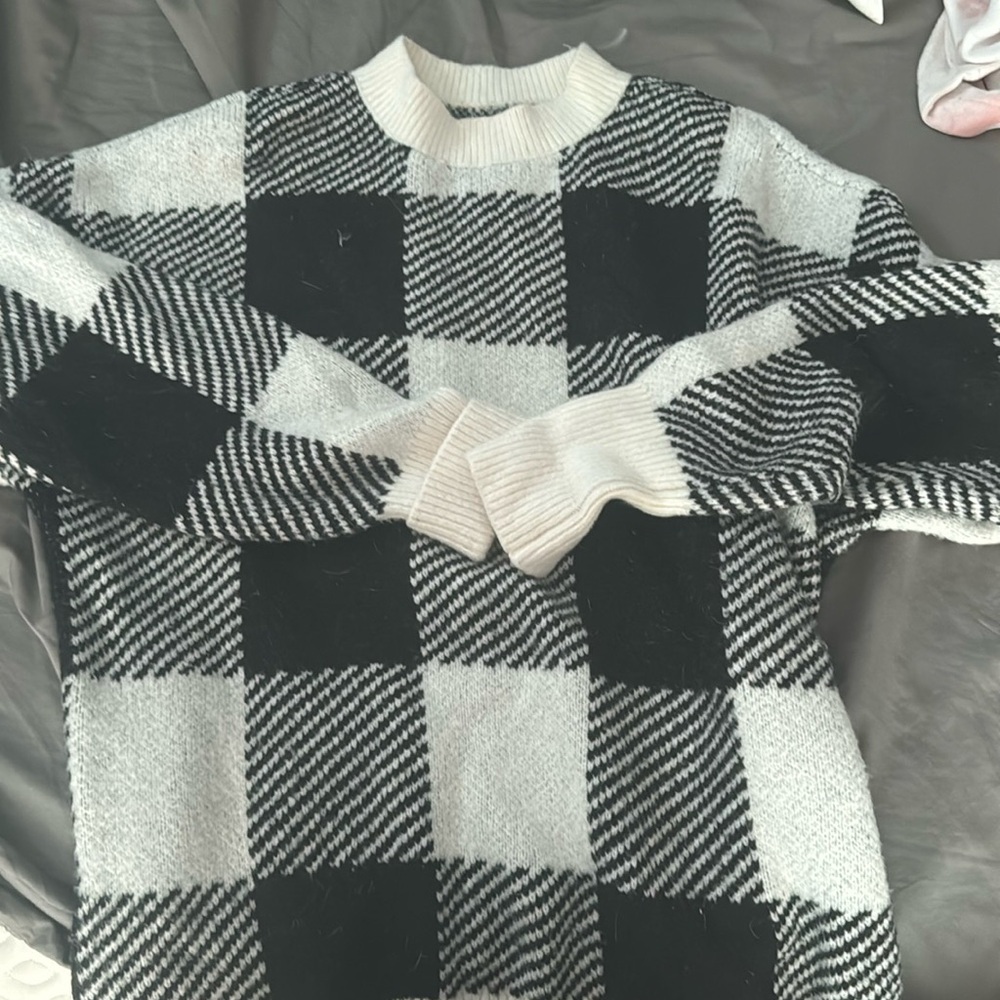 Abercrombie - Checkered Sweater
